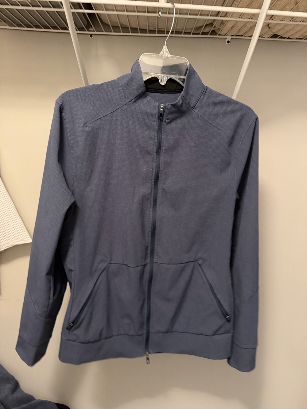 lululemon athletica Men's Slate Blue Lightweight Zip Jacket